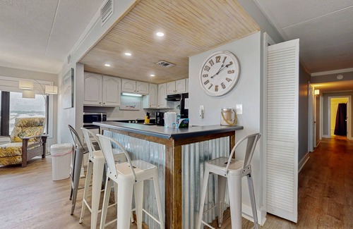 Gulf Shores Condo | Fourth-Floor Oceanview Condo w/Private Balcony, W/D, Free WiFi, Shared Pool, Gym