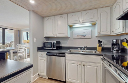 Gulf Shores Condo | Fourth-Floor Oceanview Condo w/Private Balcony, W/D, Free WiFi, Shared Pool, Gym