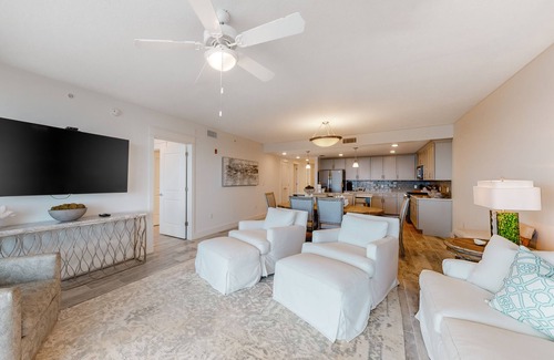 Fort Walton Beach Condo | Fourth floor oceanfront condo with ocean views, private W/D, and central AC