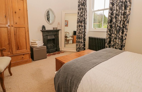 Arnside Cottage | FOX COTTAGE, pet friendly, character holiday cottage in Arnside