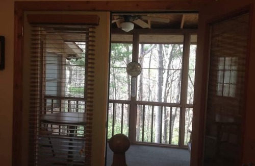Jasper House | Fox Den Cottage - privately located on wooded lot with creek to rear
