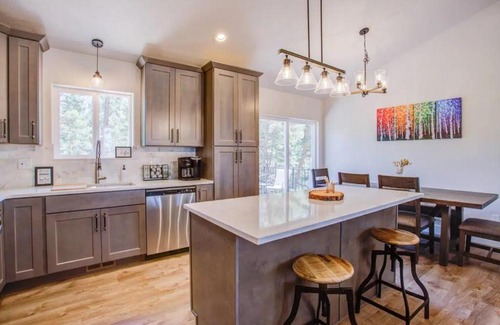 Florissant House | Fox Den - Modern Mountain Home
