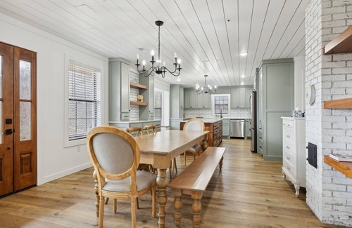 Lawrenceburg House | Fox Haven Retreat-Modern Cabin-Acres of Priv Land