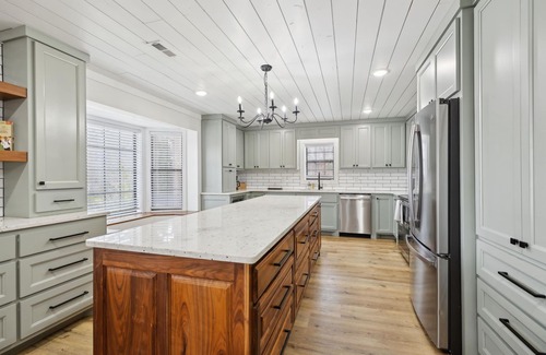 Lawrenceburg House | Fox Haven Retreat-Modern Cabin-Acres of Priv Land