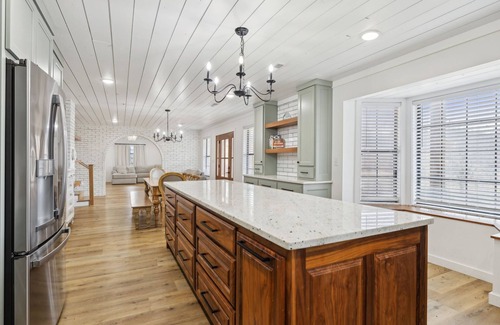 Lawrenceburg House | Fox Haven Retreat-Modern Cabin-Acres of Priv Land