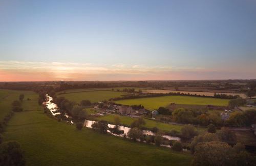 County Meath House | Fox House Sleeps 8 w Parking 5 min to Kilmessan