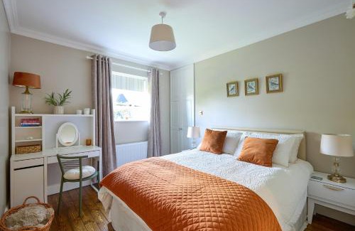 County Meath House | Fox House Sleeps 8 w Parking 5 min to Kilmessan