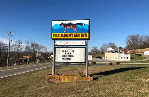 Max Meadows Hotel | Fox Mountain Inn