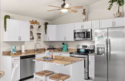 Trafalgar House | Fox Palms Beach House with WiFi, AC in sunny Cape Coral