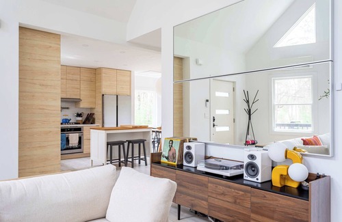 Glen Spey House | Foxglove Chalet: Bright & Stylish Nature Escape | Near Barryville