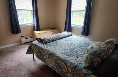 New Haven Apartment | Foxon House centrally located just outside of New Haven