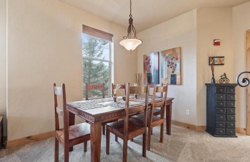 Kimball Junction Apartment | Foxpoint 1678C by Moose Management