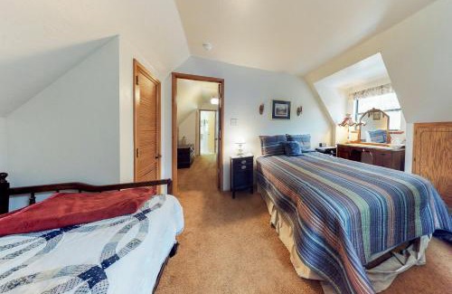 West Village House | Foxtail Delight