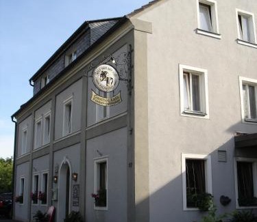 Giebelstadt House | Fränkischer Gasthof Lutz