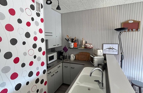 Besse-et-Saint-Anastaise Apartment | Cozy renovated apartment in central Super Besse