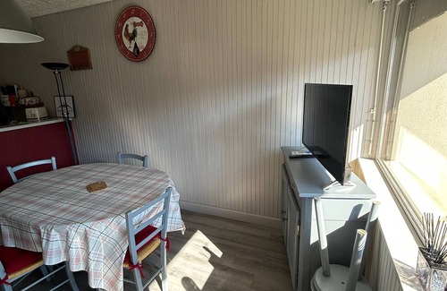 Besse-et-Saint-Anastaise Apartment | Cozy renovated apartment in central Super Besse