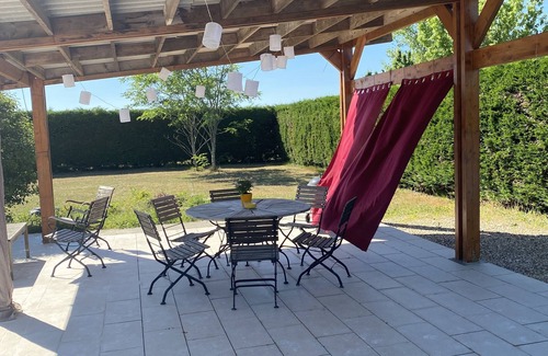 Bonneville-et-St-Avit-de-Fumadieres Villa | Maison 3 Chambres en Plein Cœur du Vignoble
