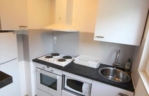 Saint-Martin de Brehal Cottage | Family-Friendly Beach House with Sea Views, Terrace, BBQ, and Free WiFi