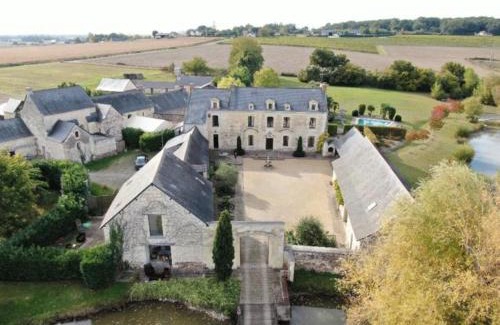 Charce-Saint-Ellier-sur-Aubance Villa | Domaine du prieuré Saint Ellier