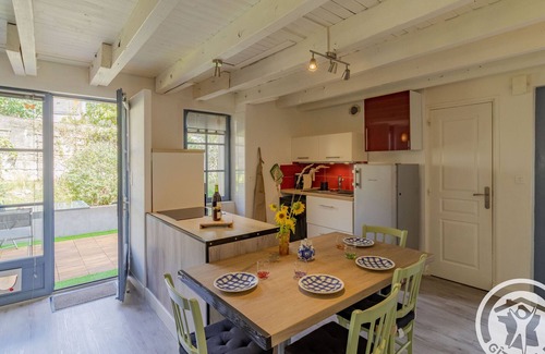 Ingrandes-Le Fresne sur Loire Cottage | Cozy House by the Loire with Terrace