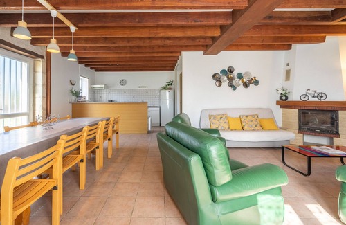 La Gripperie-Saint-Symphorien House | Cottage 'Grands Gites 16 Personnes' with Private Terrace, Private Garden and Wi-Fi