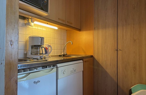 Montchavin Apartment | Cozy studio for 4/5 in Montchavin, near slopes with parking