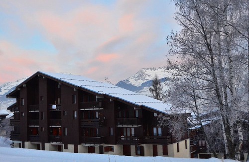 Montchavin Apartment | Cozy studio for 4/5 in Montchavin, near slopes with parking