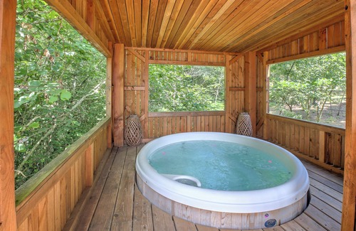 Saint-Felix-de-Reillac-et-Mortemart Cottage | Secret Lodge – Elegance, Comfort, and Well-being in the Heart of the Golf Course