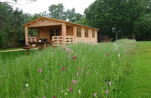 Saint-Felix-de-Reillac-et-Mortemart Ski Chalet | Gite chalet in Périgord Noir with swimming pool and Finnish sauna