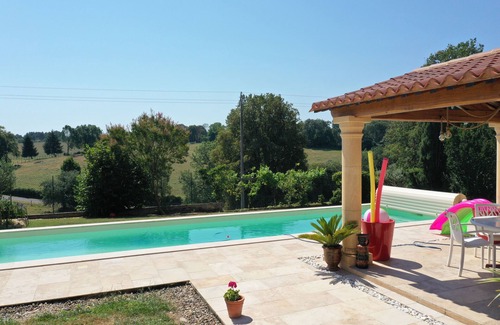 Saint-Felix-de-Reillac-et-Mortemart House | Gîte du pigeonnier with swimming pool Périgord noir 6 people 165€ per night