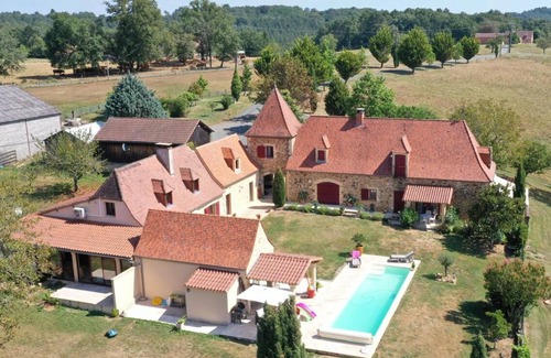 Saint-Felix-de-Reillac-et-Mortemart House | Gîte du pigeonnier with swimming pool Périgord noir 4 people 124€ per night