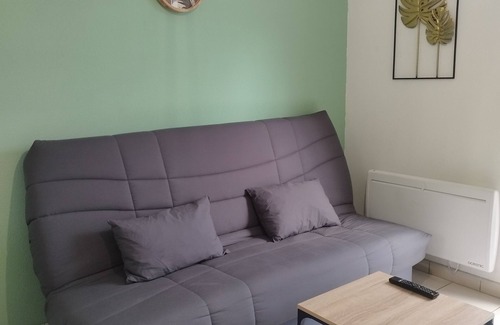 Saint-Geniez-d'Olt Apartment | Apartment in a 3* tourist residence with swimming pool