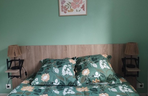 Saint-Geniez-d'Olt Apartment | Apartment in a 3* tourist residence with swimming pool