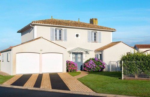 L'Aiguillon-sur-Vie House | Le Domaine de Fontenelles by Interhome