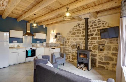 Saint-Hilaire-Cusson-la-Valmitte House | Maison rénovée 2019, idéale familles et amis, terrasse, proche ferme laitière - FR-1-496-206
