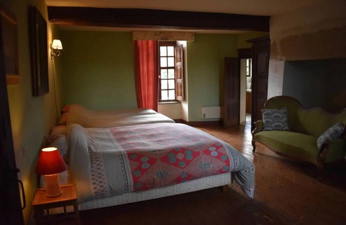 Saint-Hilaire-du-Harcouet House | 200 m² House ∙ 5 bedrooms ∙ 12 guests