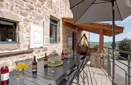 Saint-Julien-Molin-Molette Cottage | 150 m² Cabin ∙ 4 bedrooms ∙ 11 guests
