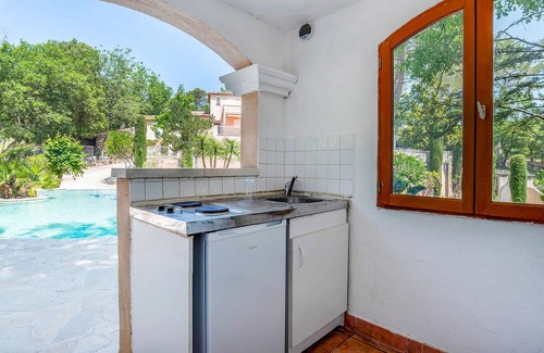 Saint-Maximin-la-Sainte-Baume House | Cozy home in Saint-Maximin-la-Sainte-Baume