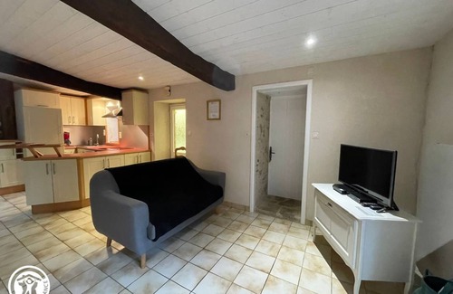 Saint-Michel-Mont-Mercure Cottage | 75 m² Cabin ∙ 2 bedrooms ∙ 4 guests