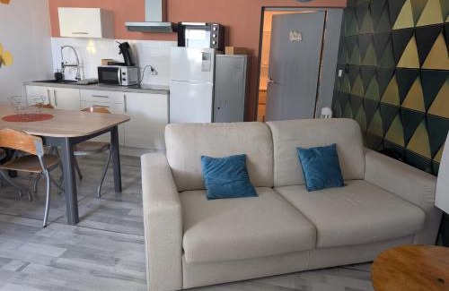 Saint-Quentin-Lamotte-Croix-au-Bailly Apartment | L'annexe de l'usine Logement Moderne de campagne