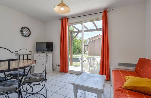 Saint-Saturnin-les-Avignon Apartment | 30 m² Apartment ∙ 1 bedroom ∙ 4 guests