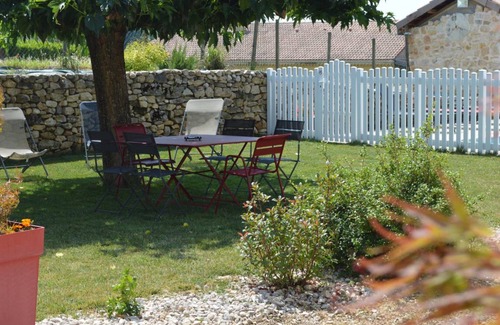 Saint-Vincent-la-Commanderie House | 75 m² Gîte ∙ 2 bedrooms ∙ 4 guests