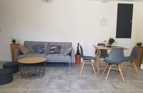 Sainte-Genevieve-les-Gasny Apartment | 45 m² Apartment ∙ 1 bedroom ∙ 2 guests