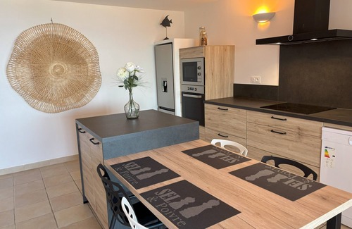 Pinarellu Apartment | Charming house in a villa of character facing the sea