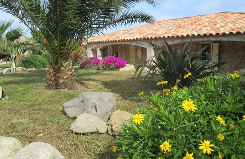 Pinarellu Apartment | Charming house in a villa of character facing the sea