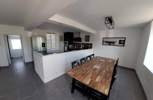 Saint-Marcouf House | Maison Chaleureuse à Proximité de la Plage et D'un Site Historique