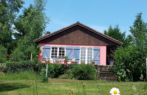 Ternuay-Melay-et-Saint-Hilaire House | Haus am See, in a quiet area in large grounds. Pets welcome.