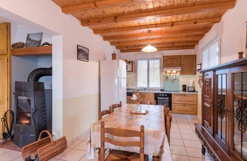 Ternuay-Melay-et-Saint-Hilaire Cottage | Peaceful house with sauna, whirlpool bath, and pétanque court