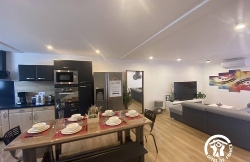 Villelongue-de-la-Salanque House | 100 m² Gîte ∙ 3 bedrooms ∙ 6 guests