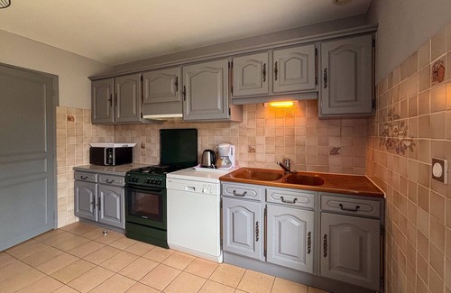 Faverolles Cottage | Family Getaway: Heated Pool, Near Zoo de Beauval, Tennis, Garden, 4 Bedrooms